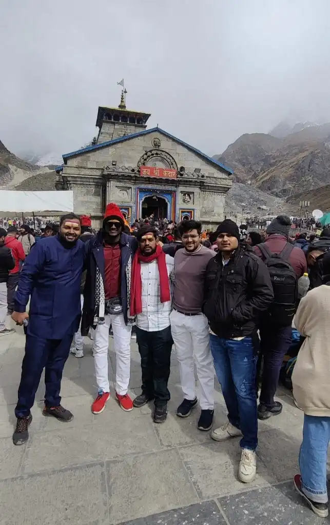 Kedarnath Temple Visit Group Photo